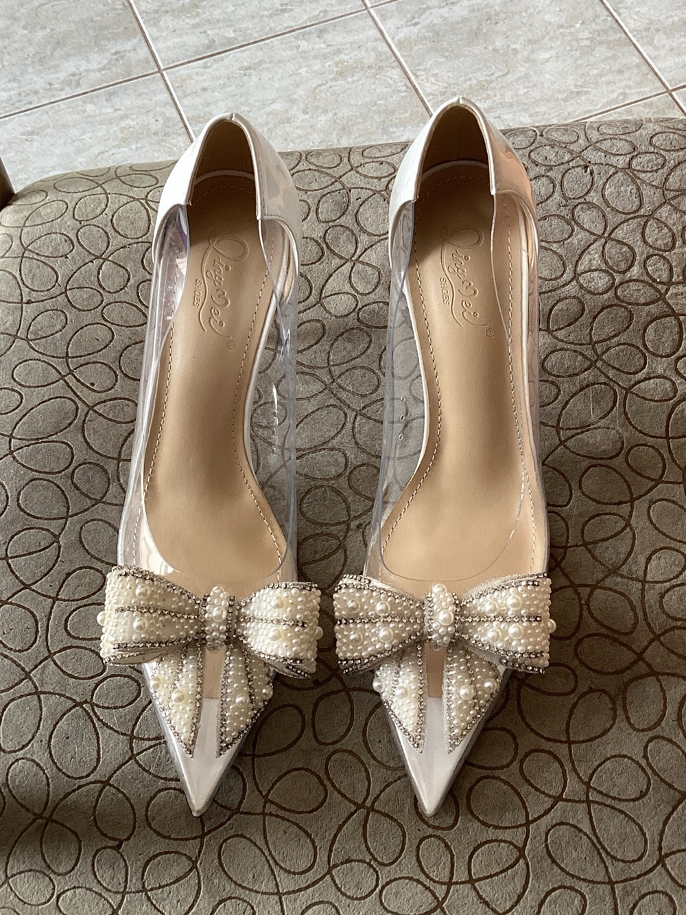 NWOT Pearl and Rhinestone Bow Clear Pointed-Toe Pumps - White
